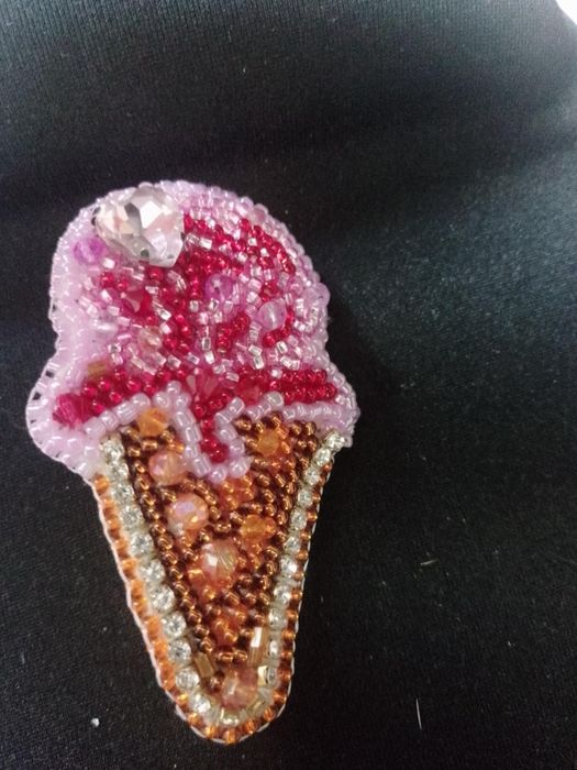 Брошки ручної роботи