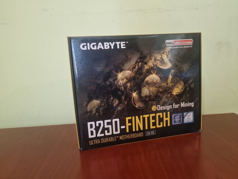 Motherboard B250 Fintech Gigabyte para 12 GPUs