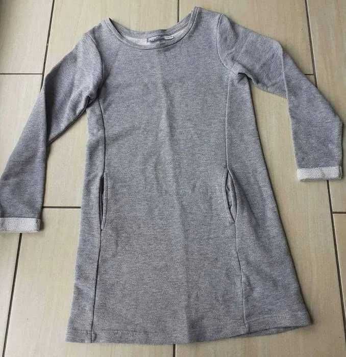 Śliczna sukienka przeplatana srebrną nitką