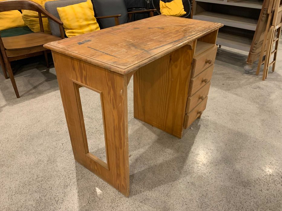 Secretária de Madeira Pinho antiga vintage