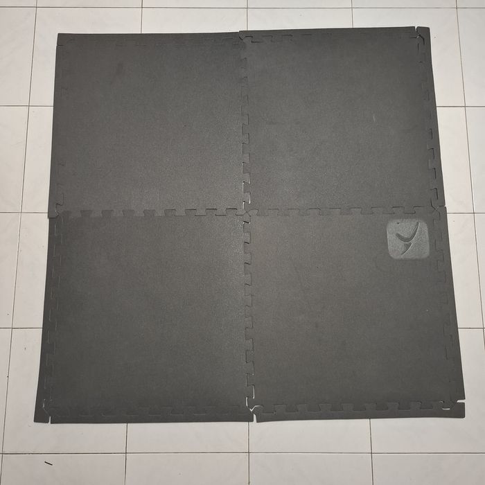 Tapete puzzle em ótimo estado treino musculação