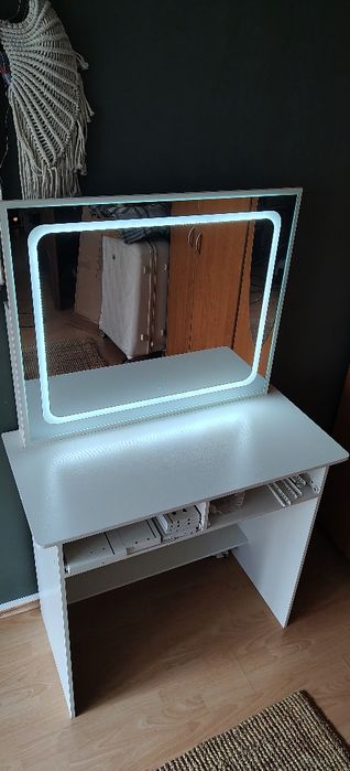 Toaletka do wizażu i makijażu