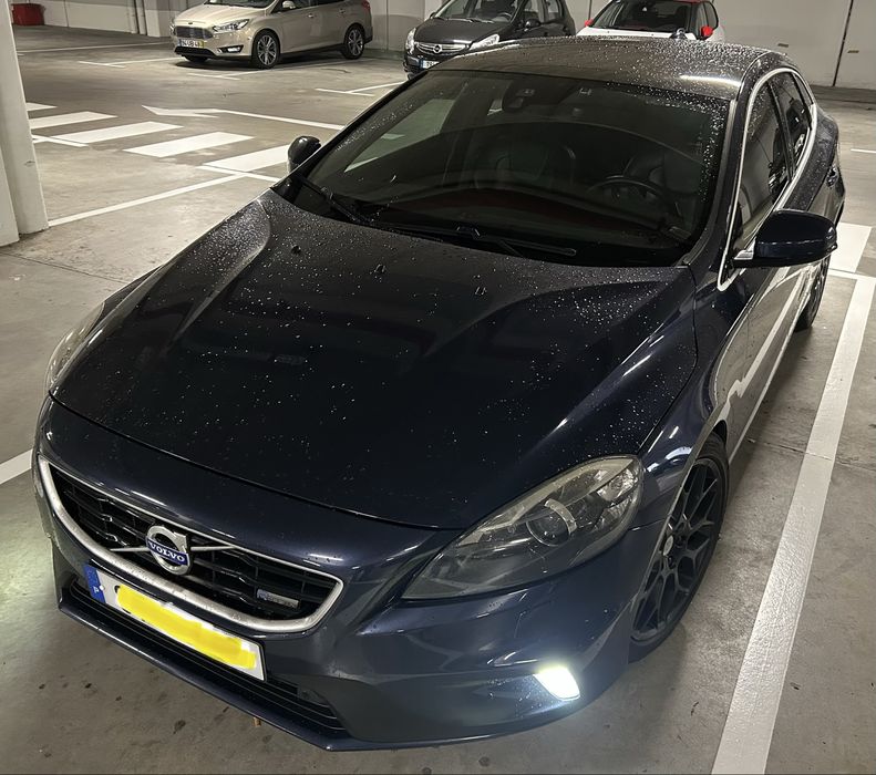 Volvo V40 R-Design D4 2.0 190cv D4 Full-Extras — photo 2