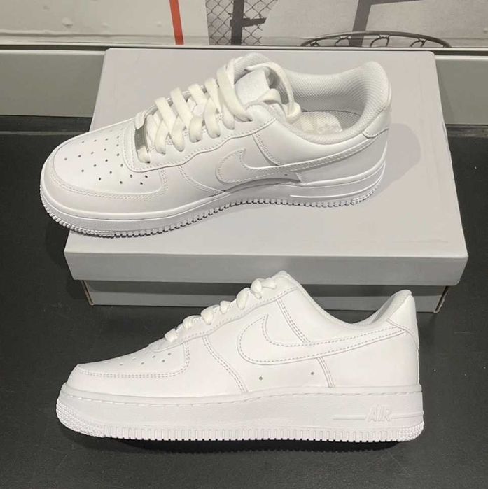 Nike Air Force 1 Low '07 White R.37.5