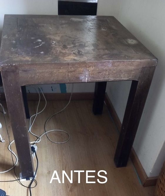 Mesa em Madeira Maciça Restaurada | 70 x 70 cm