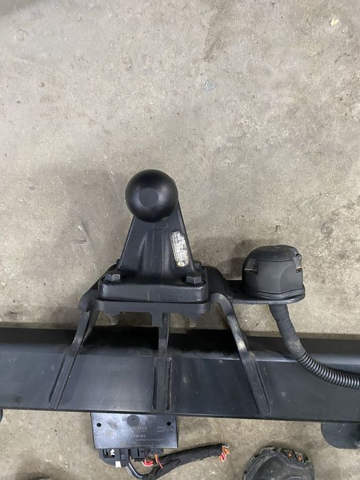 Фаркоп Crafter 2 2016- 7C0 СПАРКА !!прицепне оригінал 7C0803882B