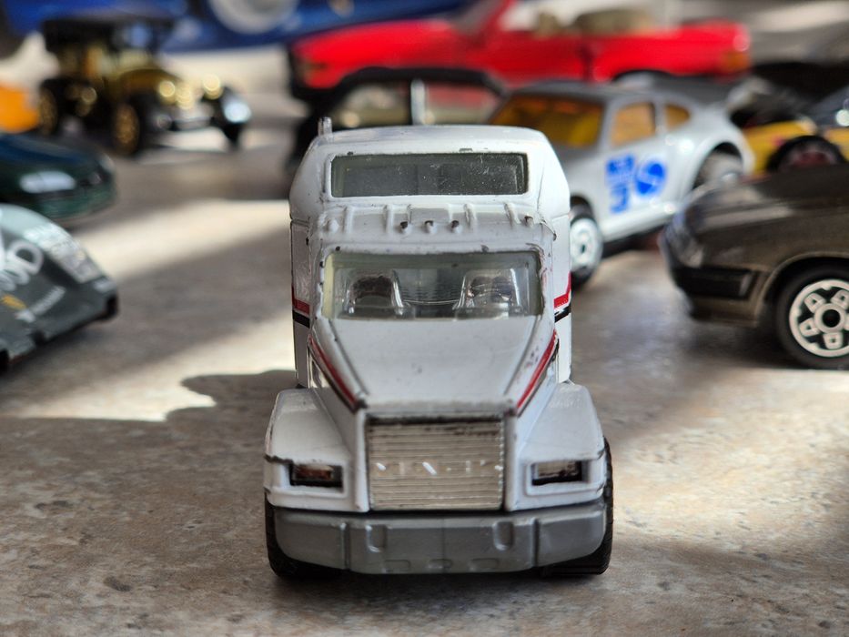 Resorak Model MATCHBOX MACK CH600 rok 1990 skala 1:97 unikat kolekcja