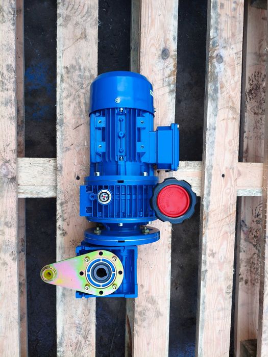 Silnik Z Regulacją obrotów Motoreduktor Przekładnia falownik Wariator