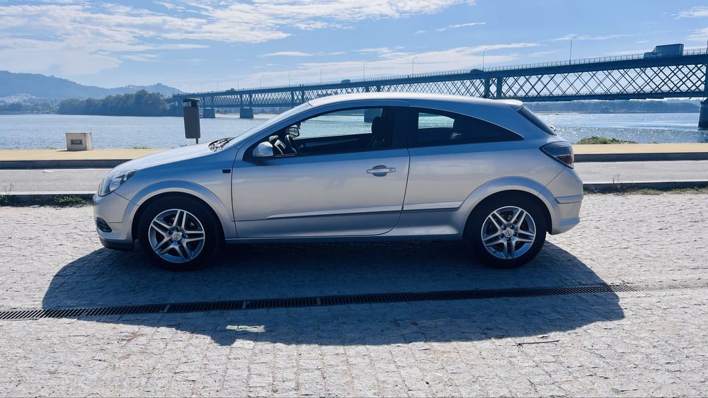 Opel astra H GTC