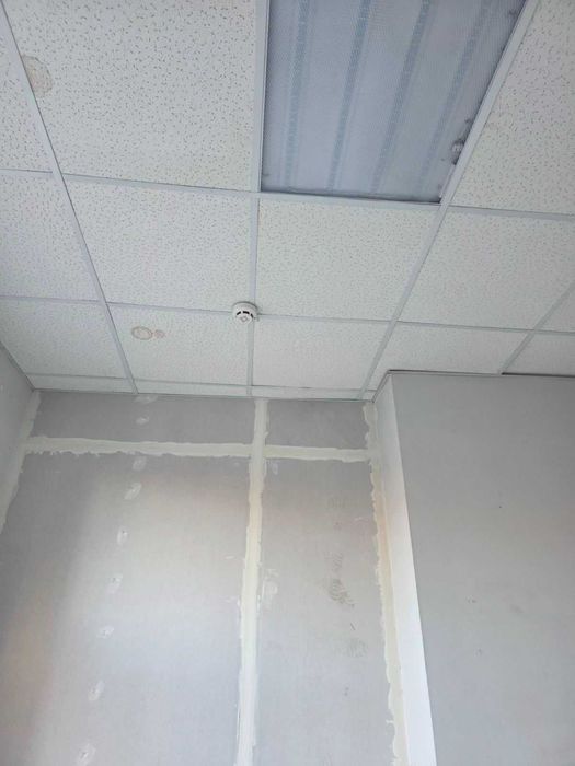 Комерційне приміщення 11м2  фасад 1пов під РОЗЛИВ ВОДИ торгкомплекс