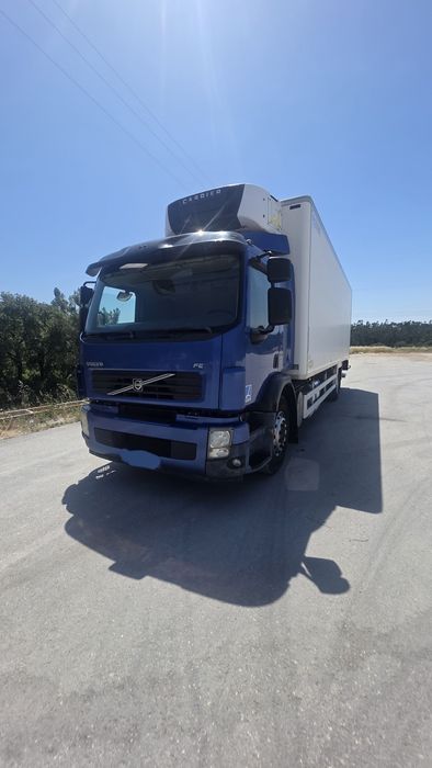Volvo FE 320cv de 190000kg Plataforma Rectratil 2008