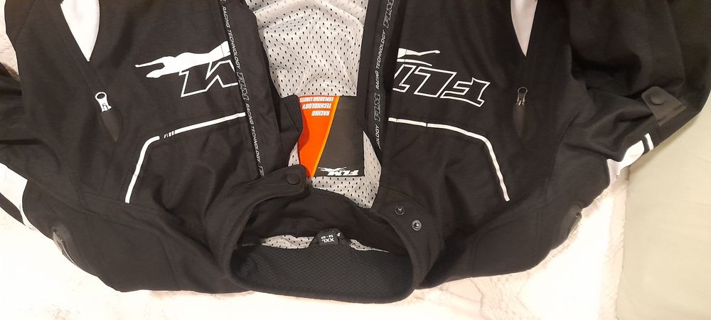 Casaco de moto preto
