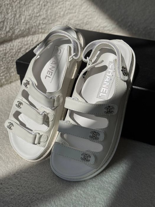 Босоніжки Chanel LUX  В коробці  Шкіра  35-22,5 см  37-23,5 см 3900 грн