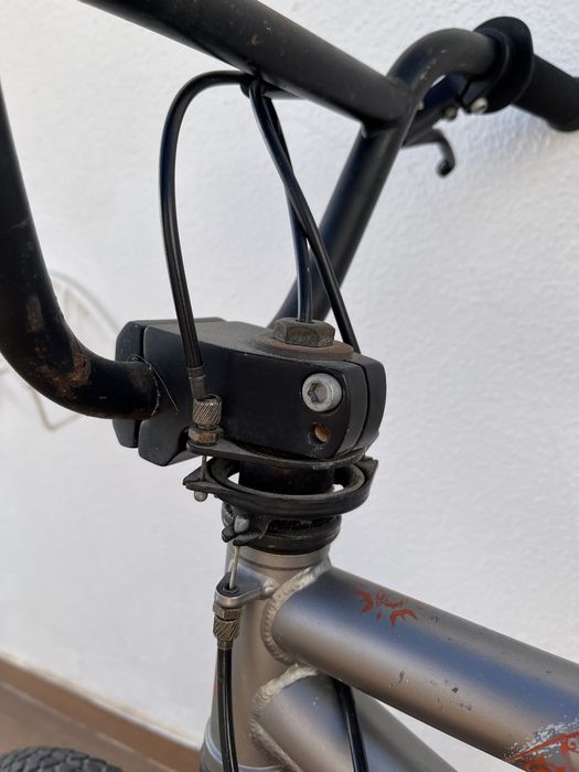 Bicicleta BMX em excelente estado