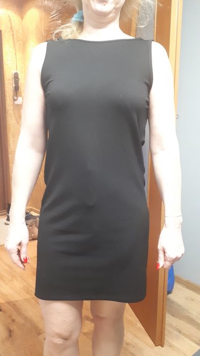 Czarna sukienka krótka