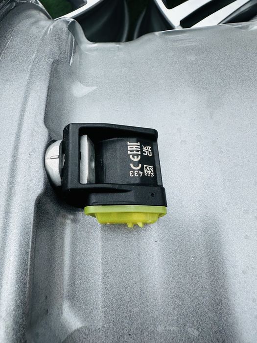 Диски 5/112 R18 Mercedes GLC W253 8J ET-38 з датчиками тиску