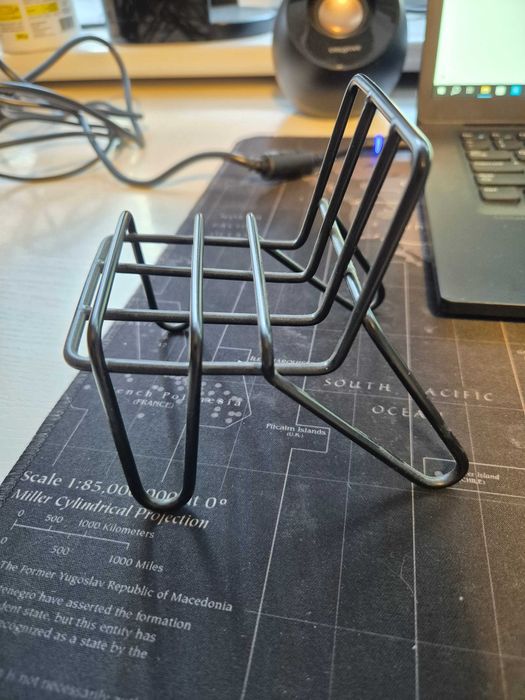Metalowy stojak / podstawka na telefon – czarny