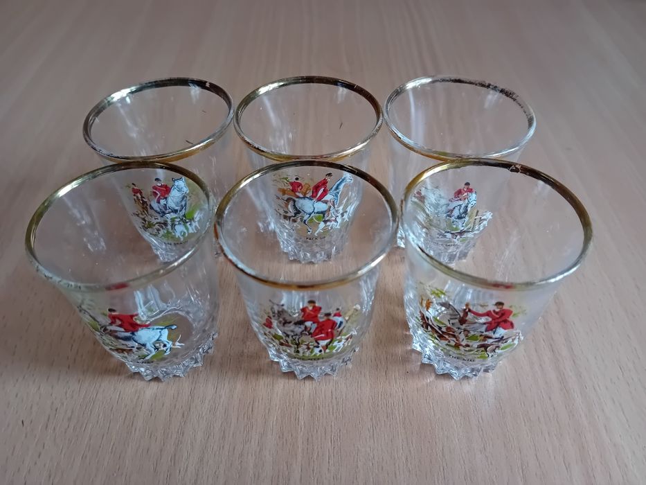 Винтажный набор рюмок "Сцены охоты"
