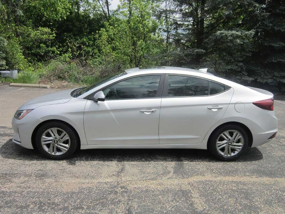 Hyundai Elantra Limited      2019