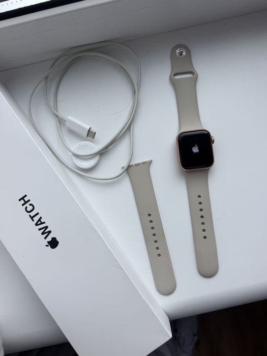 Apple Watch SE 40 мм