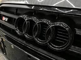 Símbolos Audi preto brilhante grelha e mala