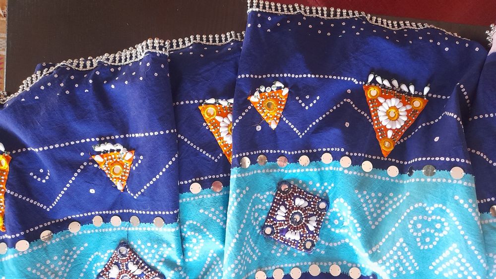 Conjunto indiano com top, saia e sari