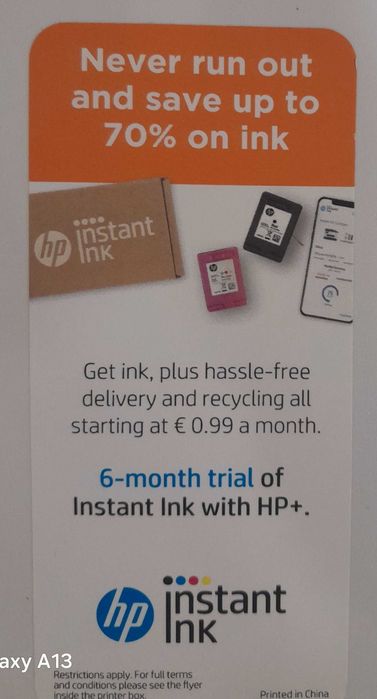 Vendo impressora HP com oferta de dois conjuntos de cartuxos