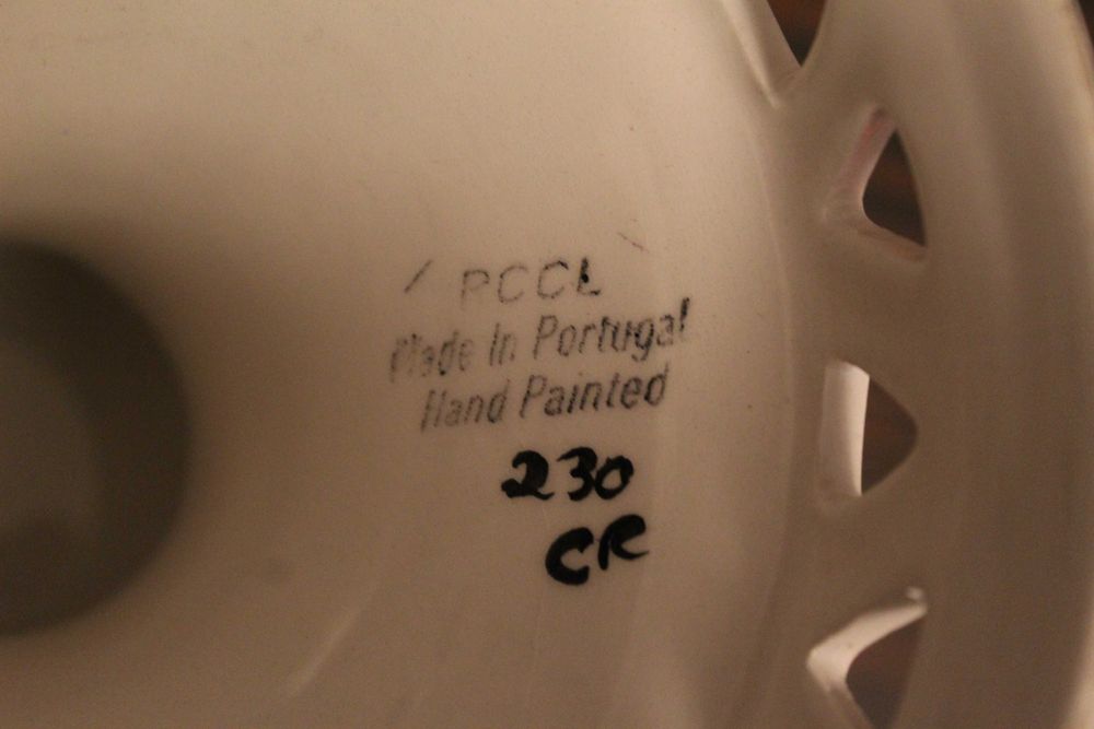 Fruteira em cerâmica portuguesa tradicional, pintada à mão