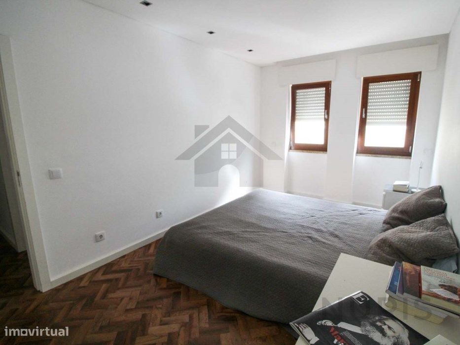 Espaçoso T4 Renovado no Centro de Portimão - 185 m²
