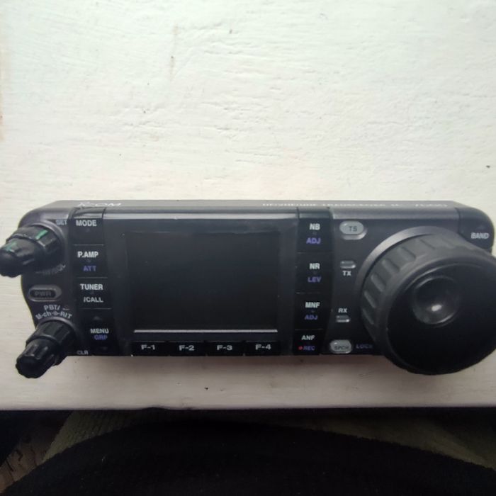 Трансивер Icom ic-7000 КВ-УКВ 100ват.