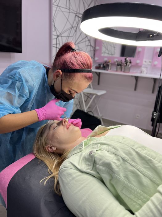 Modelowanie ust, botox ,nici, stymulatory, lipoliza !