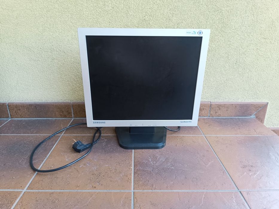Samsung SyncMaster 913V 19" – sprawny monitor LCD