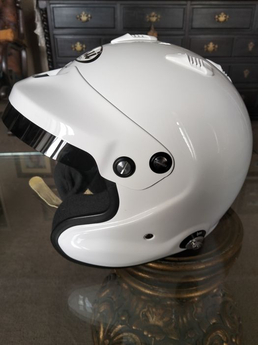 Vende-se Arai GP J3