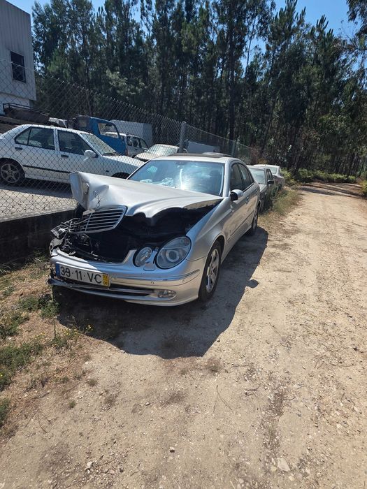 Mercedes E270 Cdi Avanguard acidentado