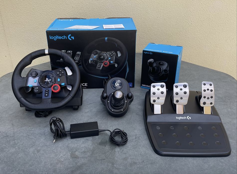 Logitech G29 + Shifter (PS4/ PS5 / PC)