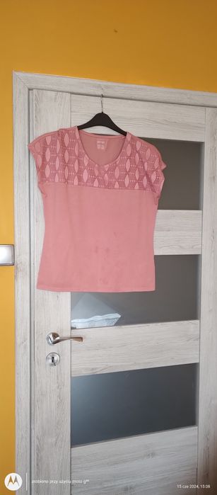 T-shirt damski z krótkim rękawkiem