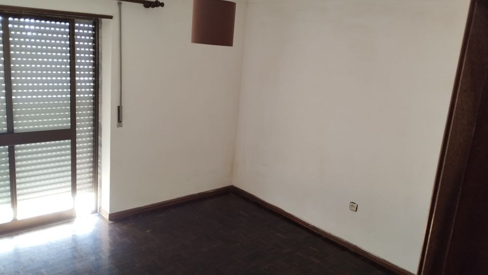 Alugo apartamento
