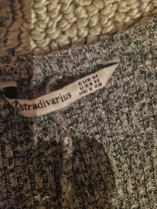 Szara dzianinowa sukienka Stradivarius rozmiar M