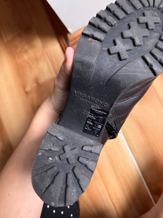 Жіночі сапожки полусапожки черевики Vagabond Shoemakers

Розмір: 39 (E