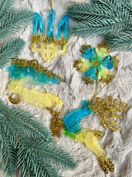 Новорічні іграшки