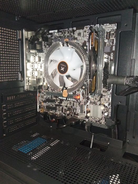 Продам Комп'ютер на Ryzen 3 2200G. Терміново !!!