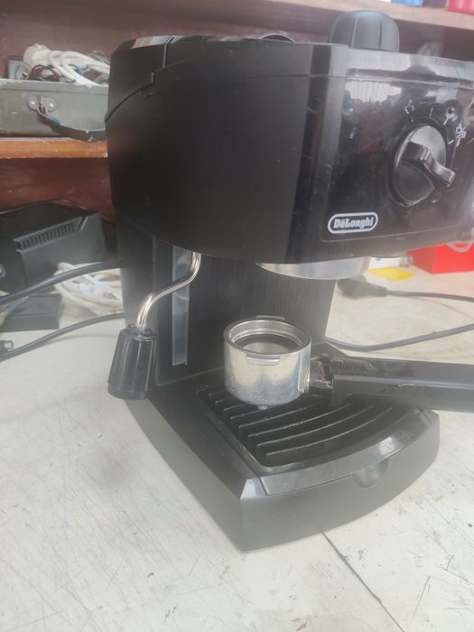 Кавоварка ріжкова автоматична DeLonghi  EC 145