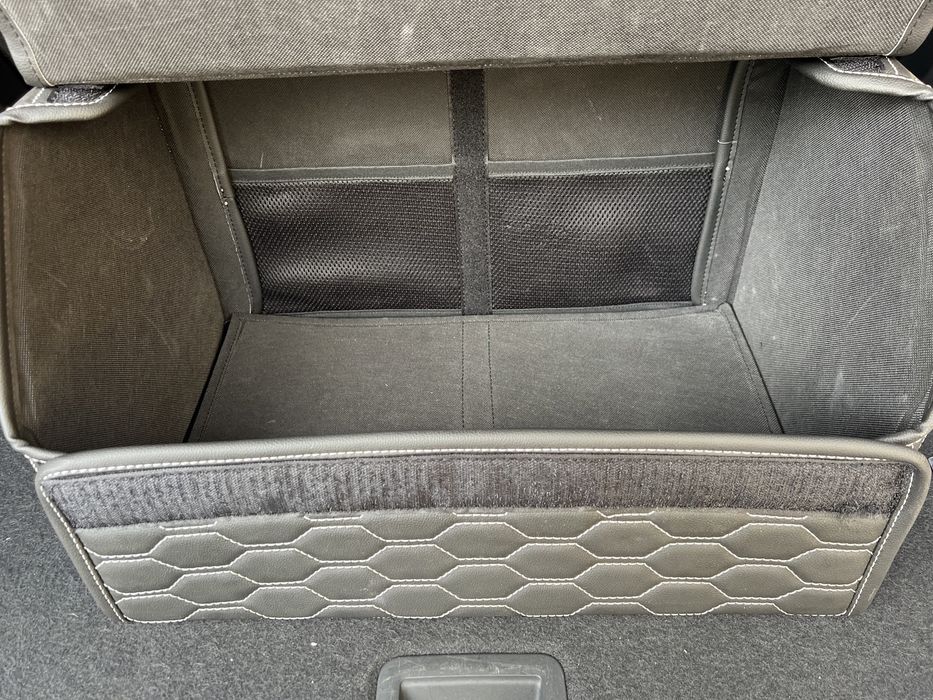 Бокс Wellmats в авто VW R-Line