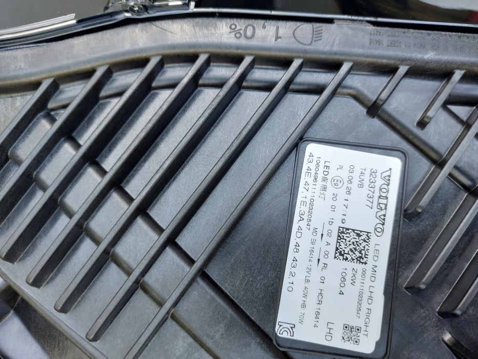 Otica direita volvo xc60 2022 nova original