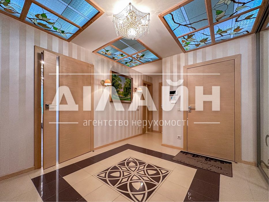 Авторський проект 4 кімн у класичному стилі по вул. Приходський.