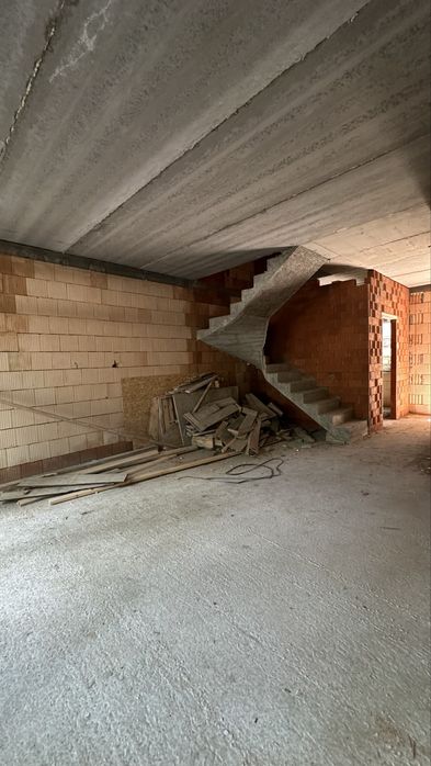 Таунхаус з окремим паркомісцем біля парка Незнайко.