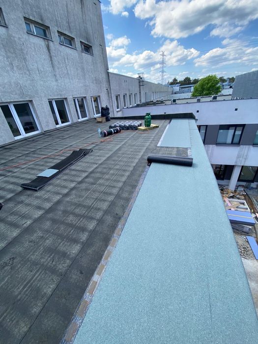 Dachy płaskie , usługi dekarskie , montaż papy termozgrzewalnej