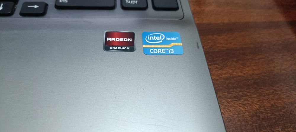 Sony VAIO i3 SSD 16GB Radeon AMD