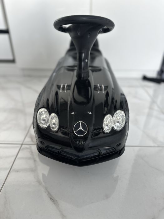 Jezdzik mercedes dla dzieci