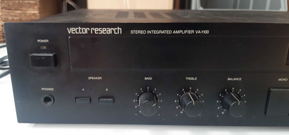 Vector Research VA-1100 Amplificador